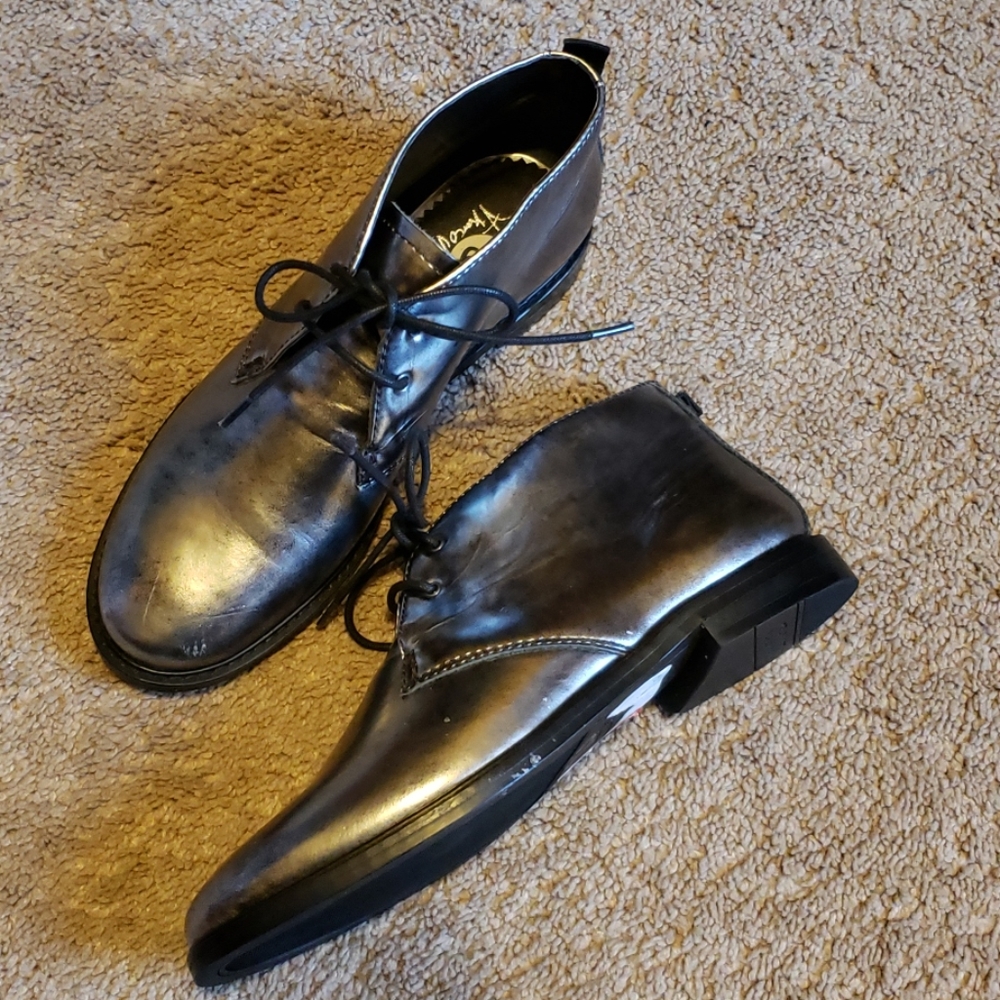 Like new Franco Sarto Pewter Ankle Booties sz 6.5